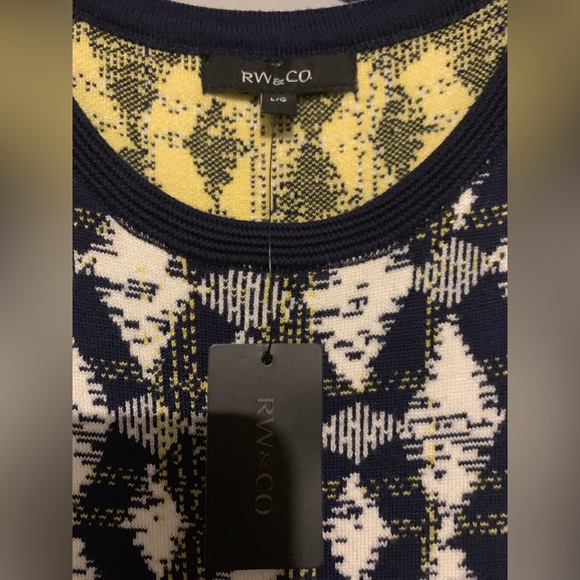 RW&CO Dress perfect for those chilly days - Picture 2 of 2